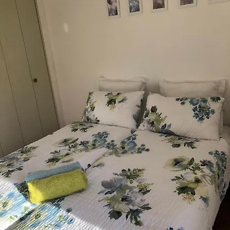 Olive & Kin, Lejlighed